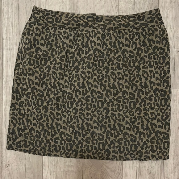 Banana republic leopard skirt 8 ruched tapered style pencil - Picture 1 of 4